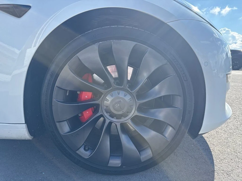 2022 Tesla Model 3 Performance - Image 10 of 21