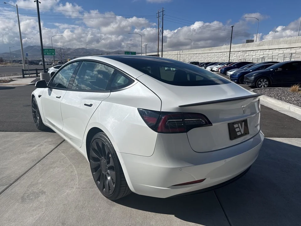 2022 Tesla Model 3 Performance - Image 6 of 21