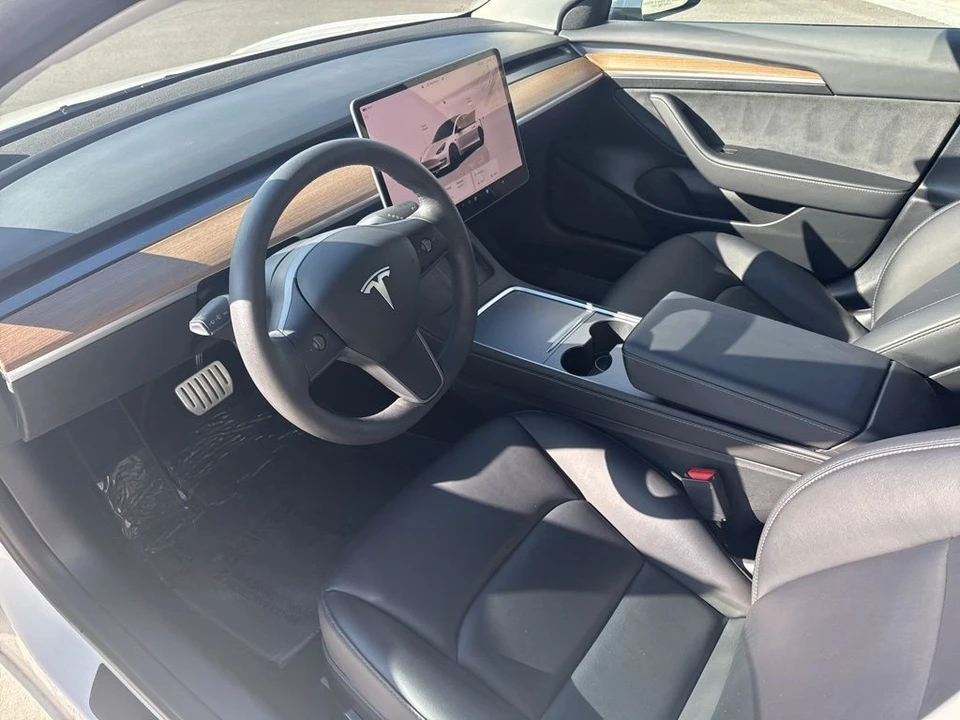 2022 Tesla Model 3 Performance - Image 12 of 21