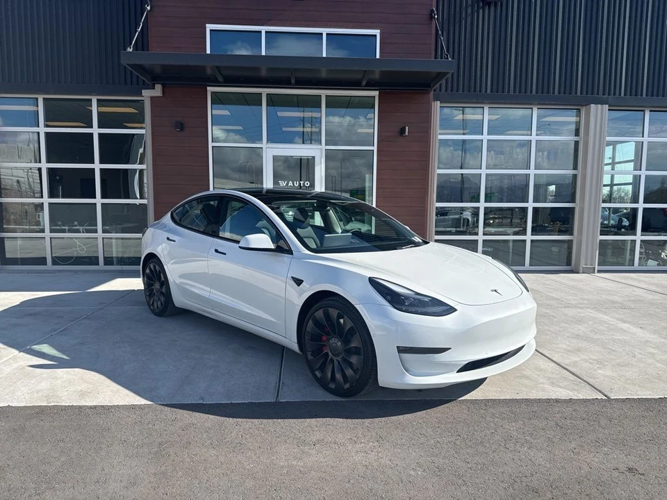 2022 Tesla Model 3 Performance - Image 2 of 21