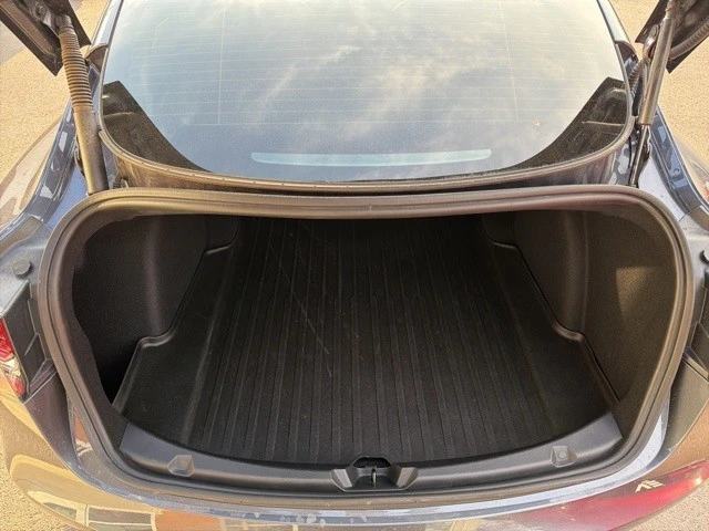 2022 Tesla Model 3 Performance - Image 16 of 21