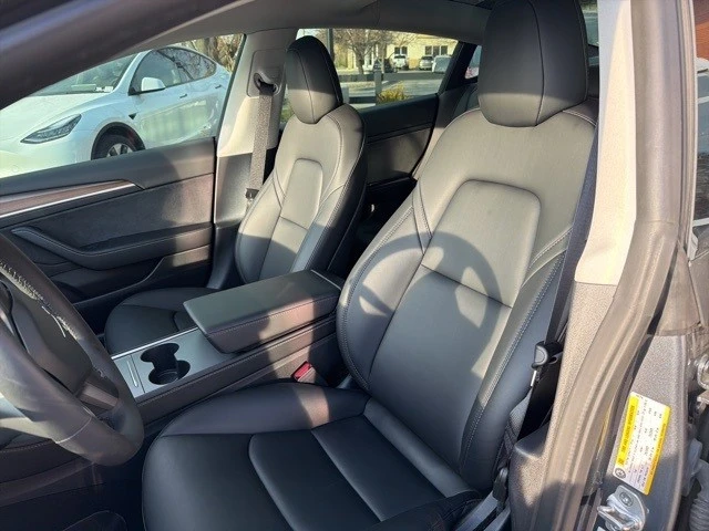2022 Tesla Model 3 Performance - Image 12 of 21