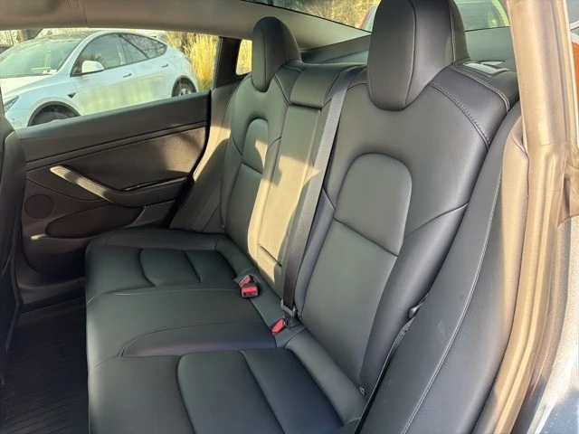 2022 Tesla Model 3 Performance - Image 15 of 21