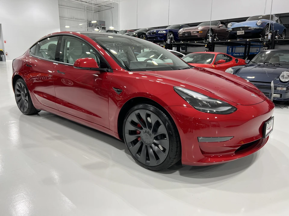 2022 Tesla Model 3 Performance - Image 23 of 31