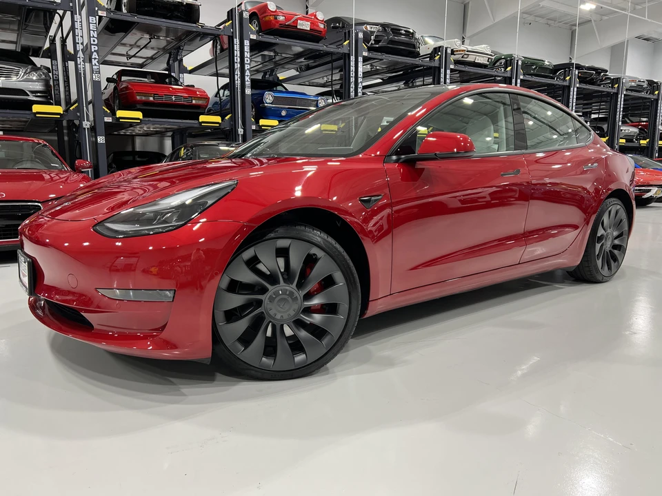 2022 Tesla Model 3 Performance - Image 15 of 31