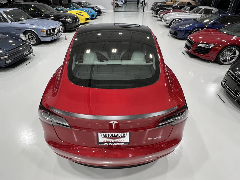 2022 Tesla Model 3 Performance - Image 19 of 31