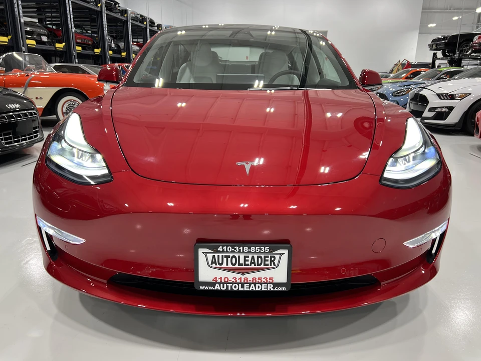 2022 Tesla Model 3 Performance - Image 8 of 31