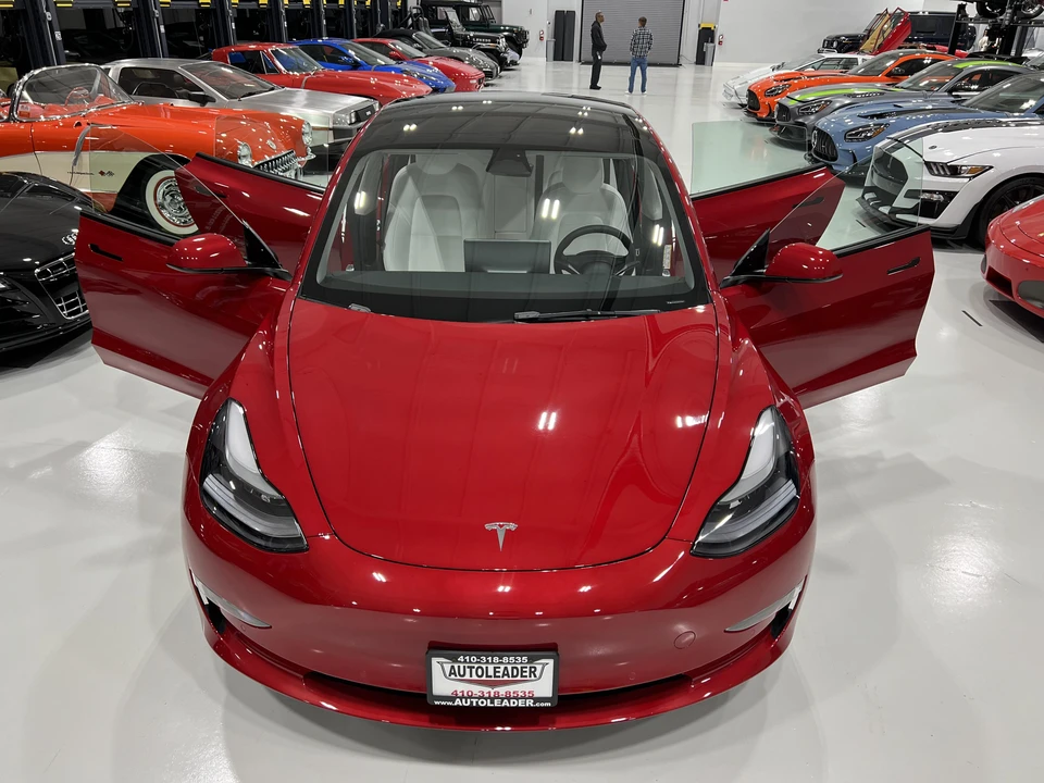 2022 Tesla Model 3 Performance - Image 6 of 31