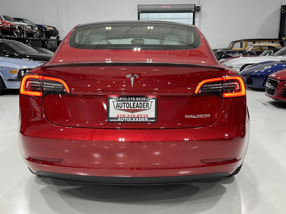 2022 Tesla Model 3 Performance - Image 20 of 31