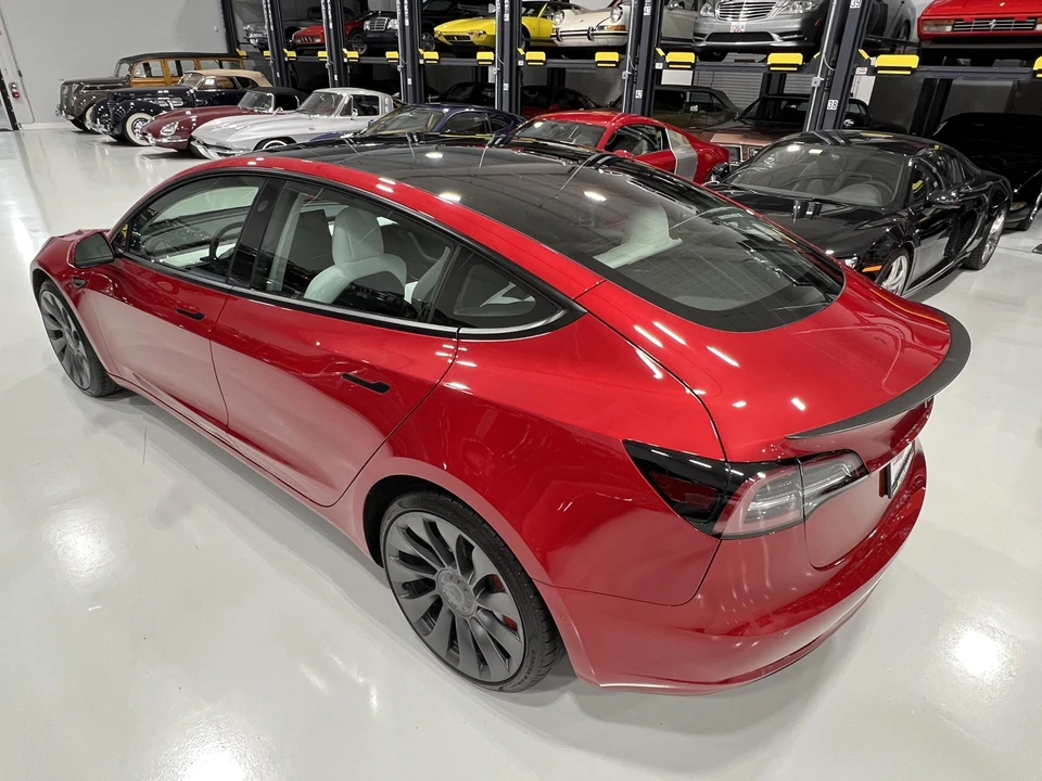 2022 Tesla Model 3 Performance - Image 18 of 31
