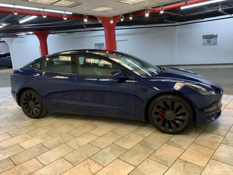2022 Tesla Model 3 Performance - Image 8 of 12
