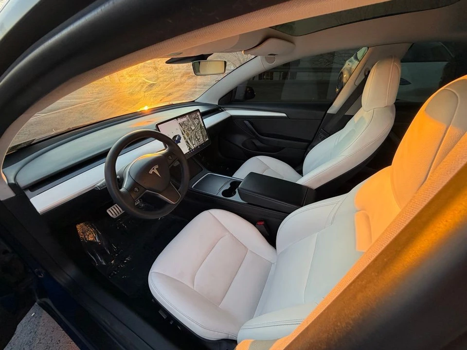 2022 Tesla Model 3 Performance - Image 7 of 14