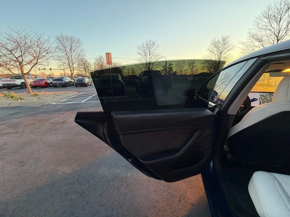 2022 Tesla Model 3 Performance - Image 8 of 14