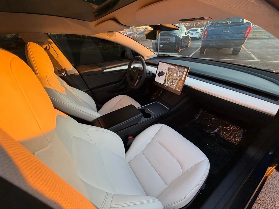 2022 Tesla Model 3 Performance - Image 11 of 14