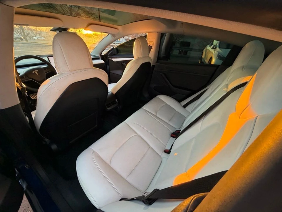 2022 Tesla Model 3 Performance - Image 9 of 14