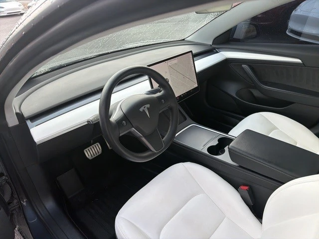 2022 Tesla Model 3 Performance - Image 12 of 21