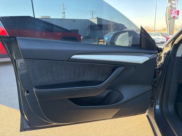2022 Tesla Model 3 Performance - Image 10 of 21
