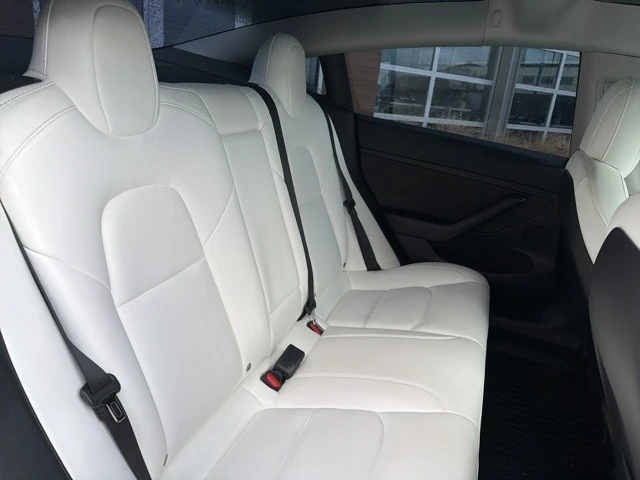 2022 Tesla Model 3 Performance - Image 20 of 21