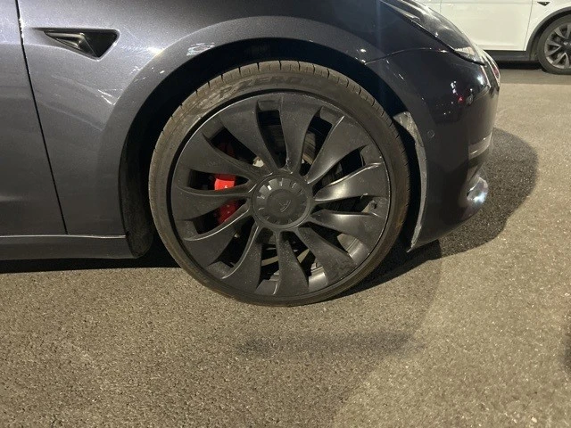 2022 Tesla Model 3 Performance - Image 10 of 10