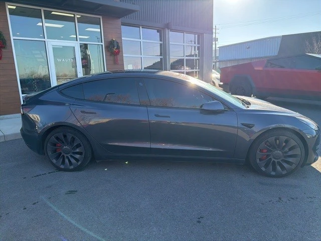2022 Tesla Model 3 Performance - Image 9 of 21