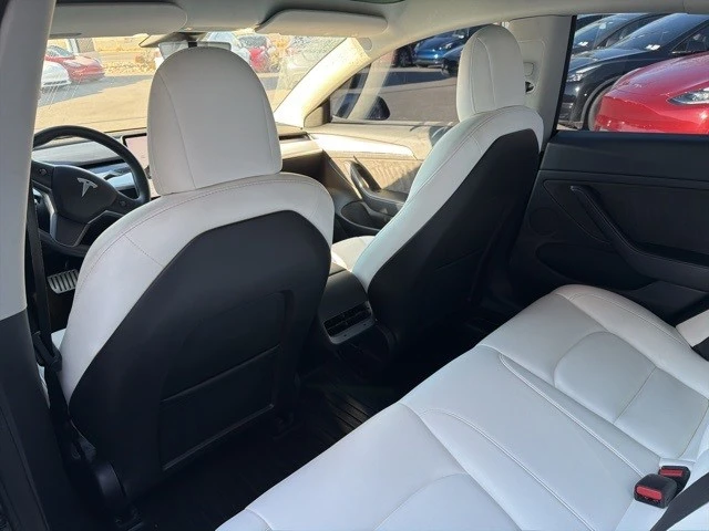 2022 Tesla Model 3 Performance - Image 14 of 21
