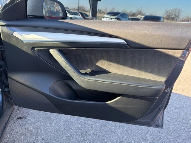 2022 Tesla Model 3 Performance - Image 20 of 21