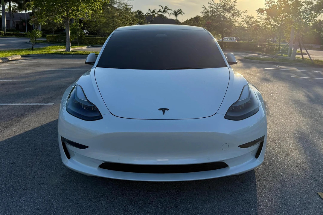 2022 Tesla Model 3 Performance - Image 2 of 31