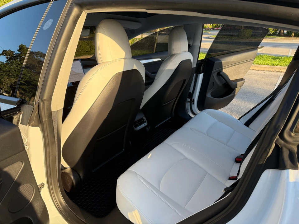 2022 Tesla Model 3 Performance - Image 30 of 31