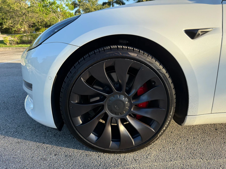 2022 Tesla Model 3 Performance - Image 16 of 31