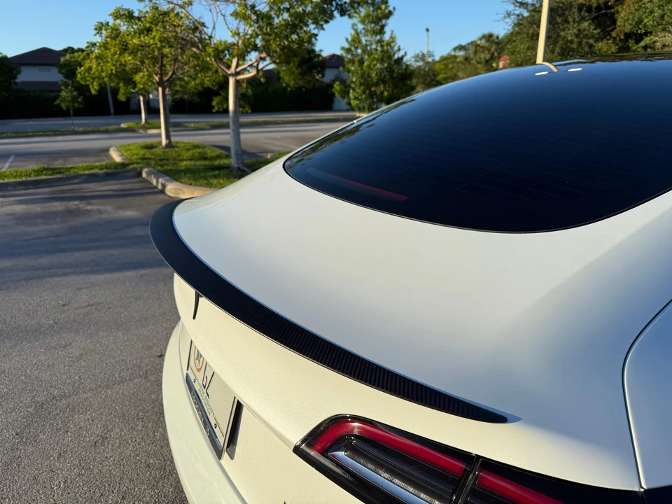 2022 Tesla Model 3 Performance - Image 15 of 31
