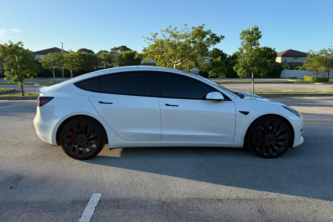 2022 Tesla Model 3 Performance - Image 3 of 31