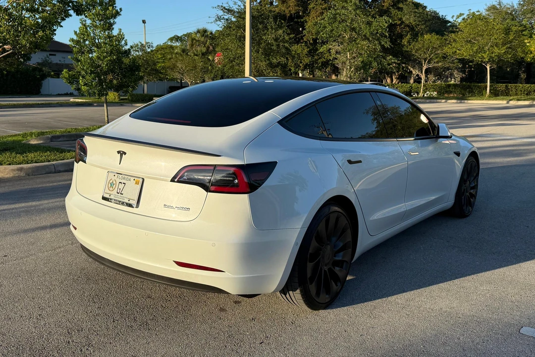 2022 Tesla Model 3 Performance - Image 4 of 31