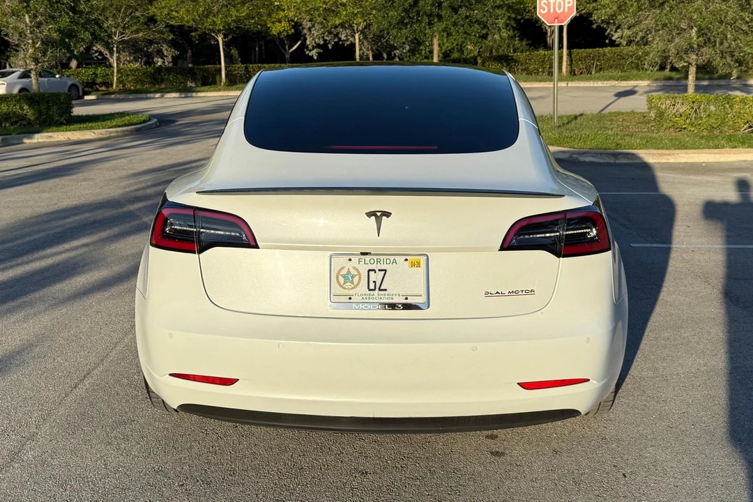 2022 Tesla Model 3 Performance - Image 5 of 31