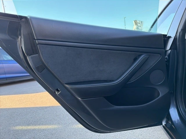 2022 Tesla Model 3 Performance - Image 14 of 21