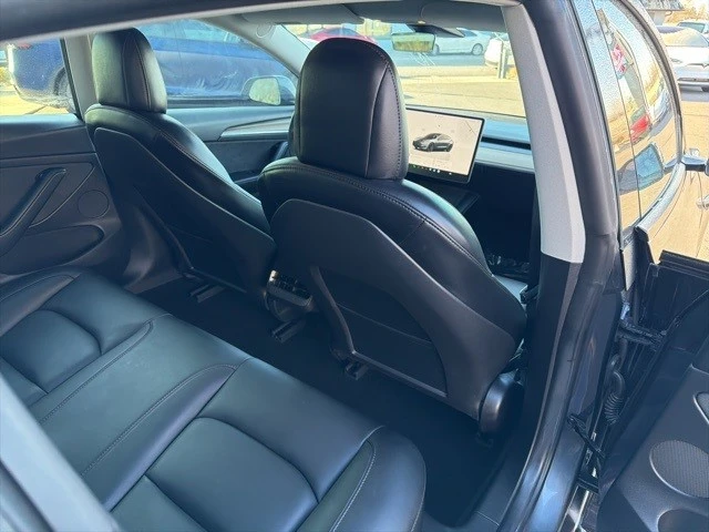 2022 Tesla Model 3 Performance - Image 19 of 21