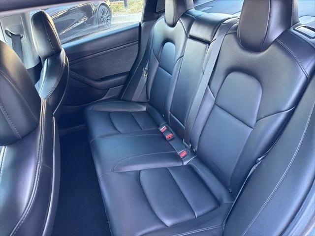 2022 Tesla Model 3 Performance - Image 15 of 21