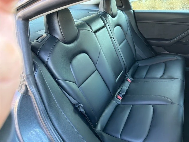 2022 Tesla Model 3 Performance - Image 18 of 21