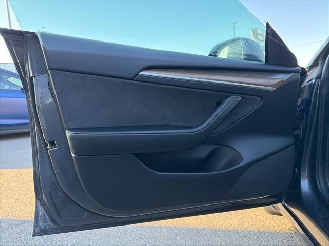 2022 Tesla Model 3 Performance - Image 11 of 21