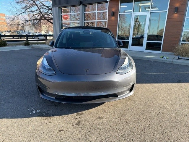 2022 Tesla Model 3 Performance - Image 2 of 21