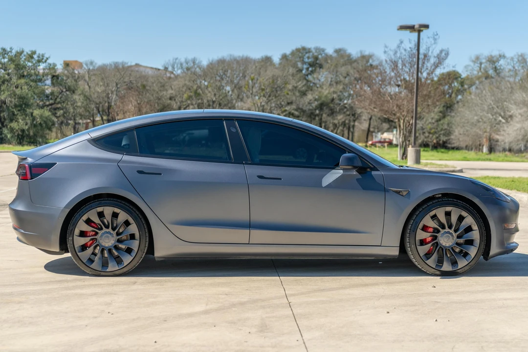 2022 Tesla Model 3 Performance - Image 3 of 31