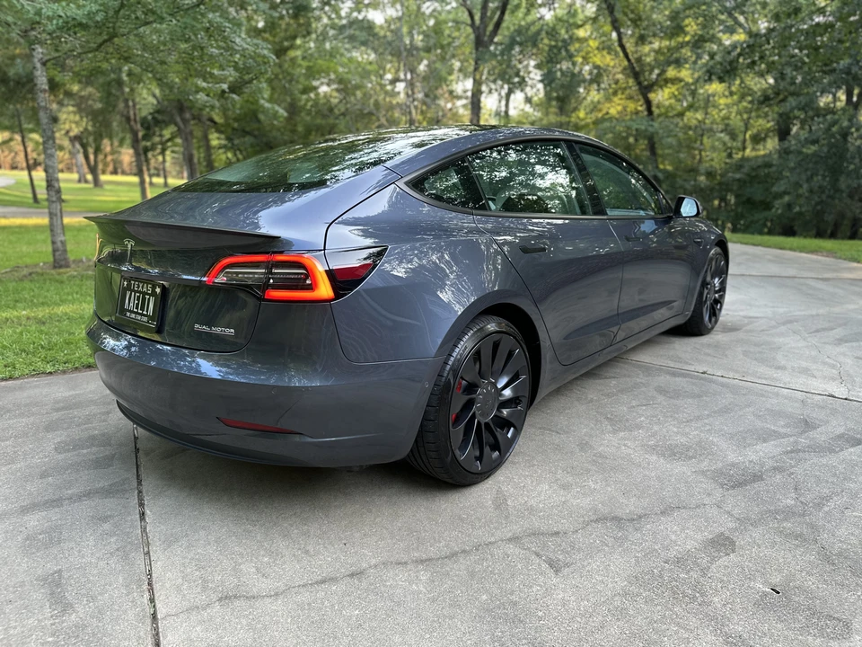 2022 Tesla Model 3 Performance - Image 8 of 31