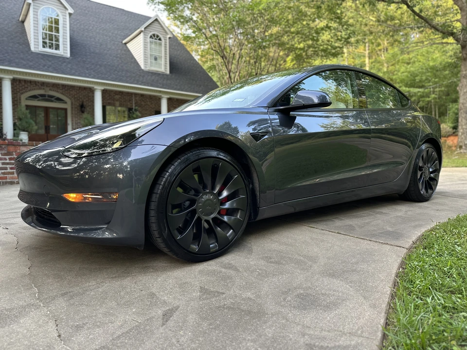 2022 Tesla Model 3 Performance - Image 5 of 31