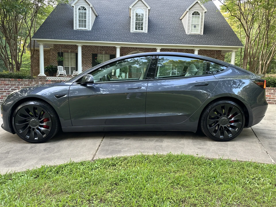 2022 Tesla Model 3 Performance - Image 6 of 31