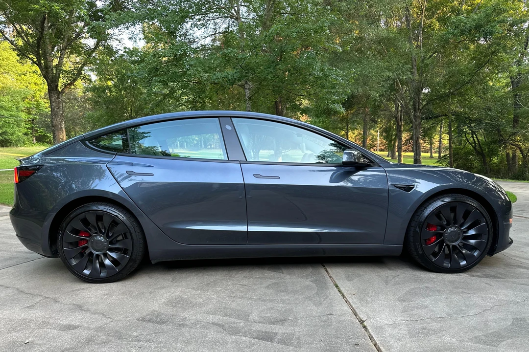 2022 Tesla Model 3 Performance - Image 3 of 31
