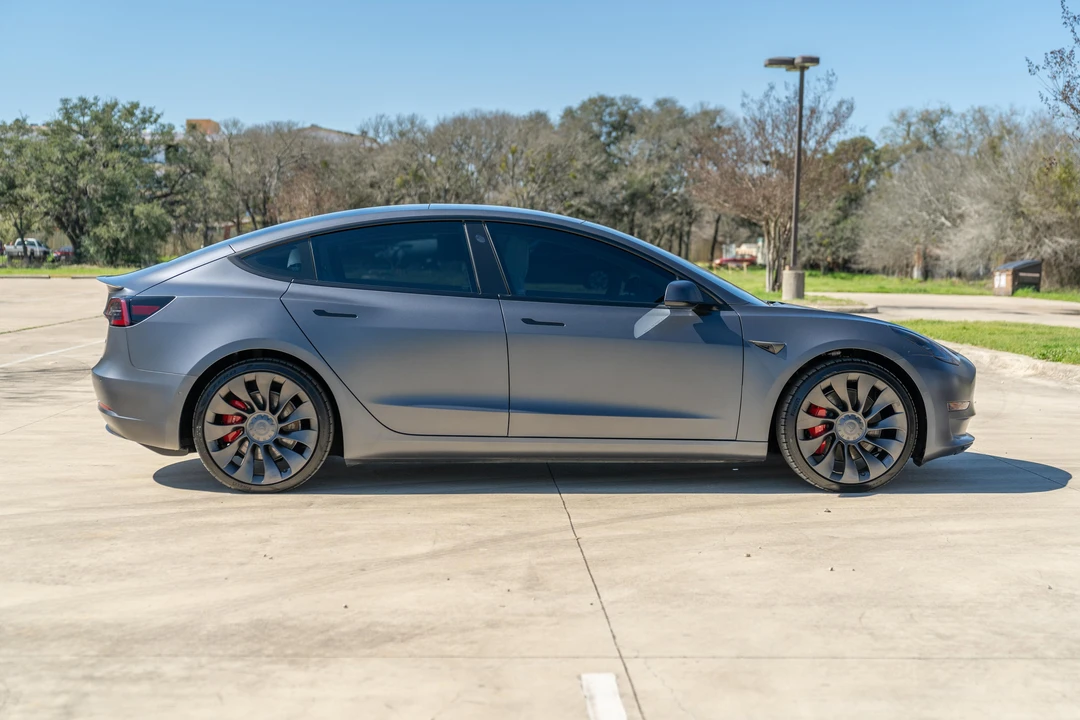 2022 Tesla Model 3 Performance - Image 9 of 31