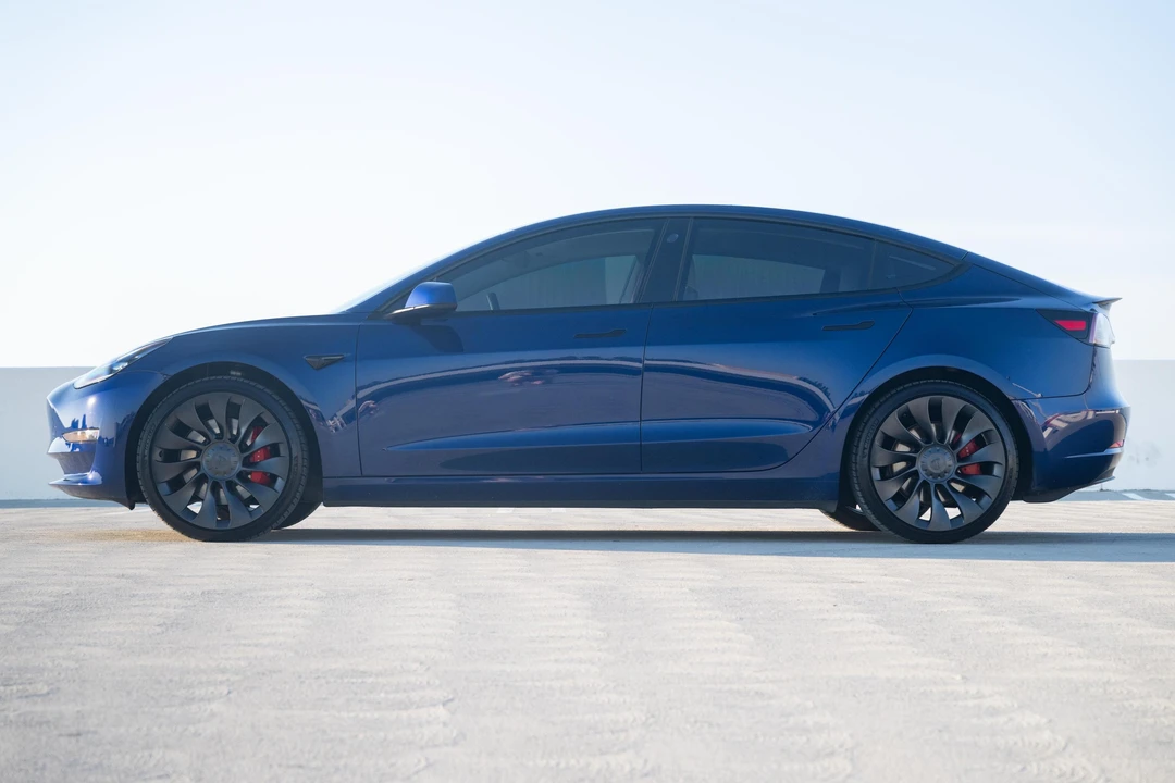 2022 Tesla Model 3 Performance - Image 3 of 31