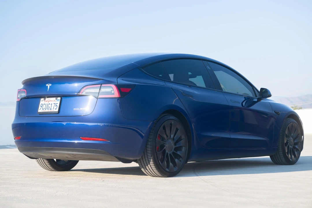 2022 Tesla Model 3 Performance - Image 4 of 31