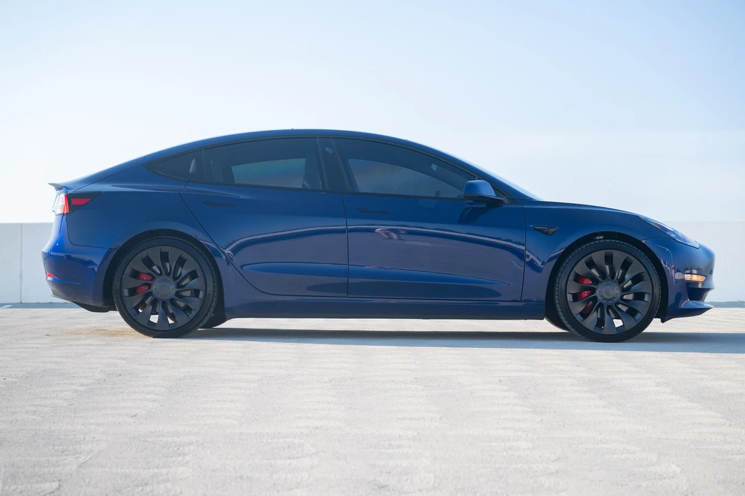 2022 Tesla Model 3 Performance - Image 12 of 31