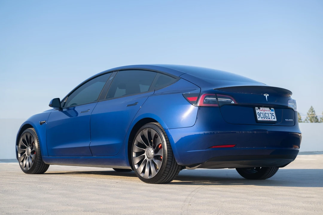 2022 Tesla Model 3 Performance - Image 9 of 31