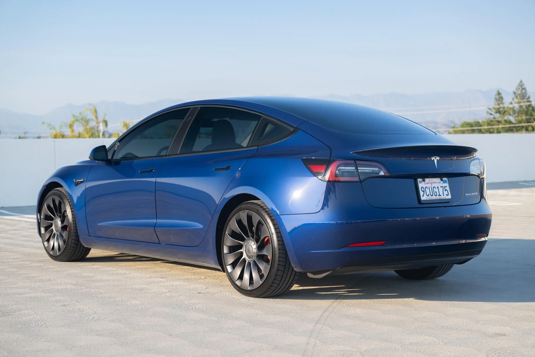 2022 Tesla Model 3 Performance - Image 10 of 31